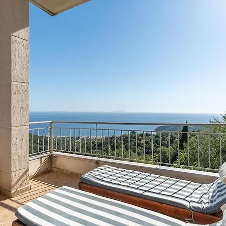 Villa Maria * Himare Fshat