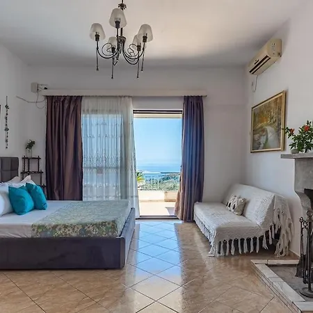 Villa Maria Himare Fshat